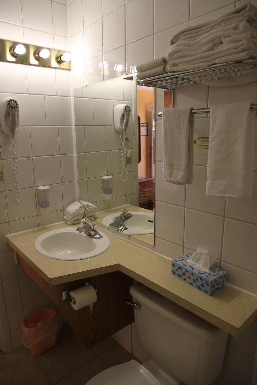 Waterfront Inn Пентіктон Номер фото