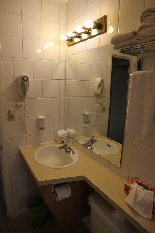 Waterfront Inn Пентіктон Номер фото