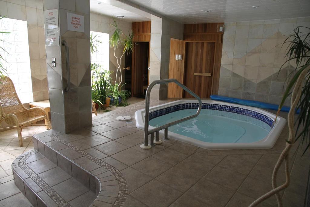 Waterfront Inn Пентіктон Екстер'єр фото