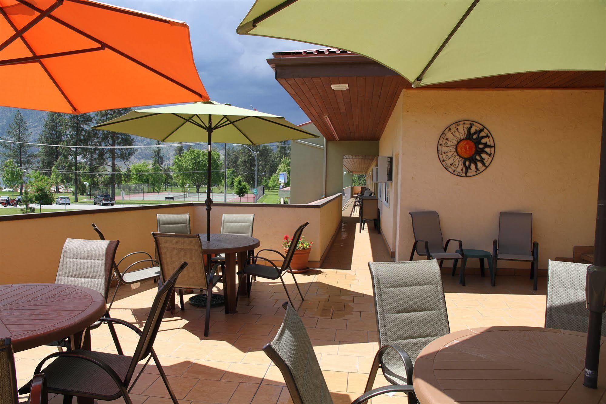Waterfront Inn Пентіктон Екстер'єр фото