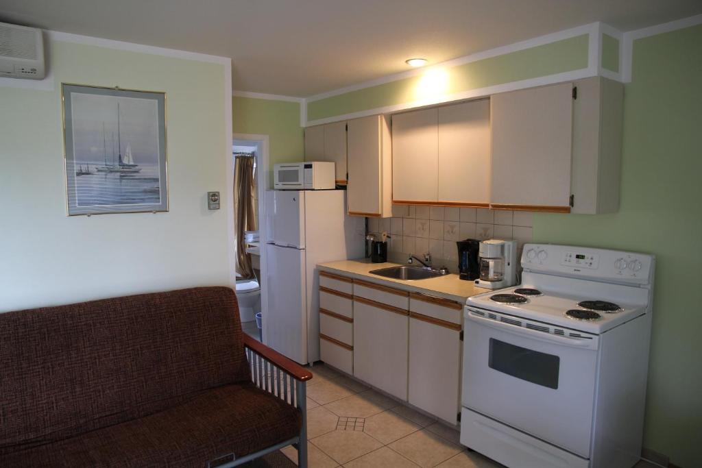 Waterfront Inn Пентіктон Екстер'єр фото